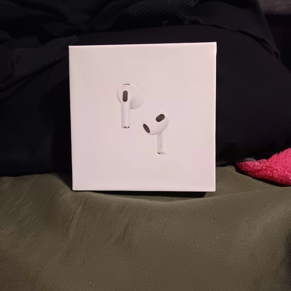 Apple White Earbud Headphones